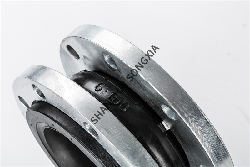 碳鋼法蘭消防用泵橡膠接頭組裝時(shí)應(yīng)該注意什么？